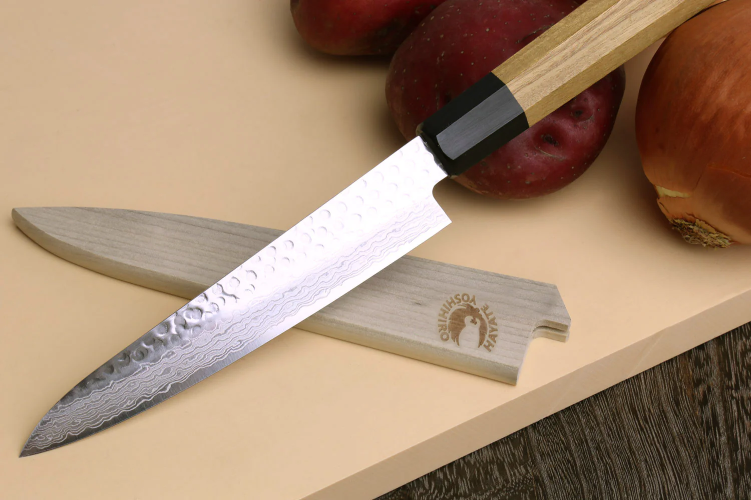 Yoshihiro VG-10 46 Layers Hammered Damascus Petty Utility Japanese Chef Knife (6" (150mm)) (Ambrosia Handle) - Image 3