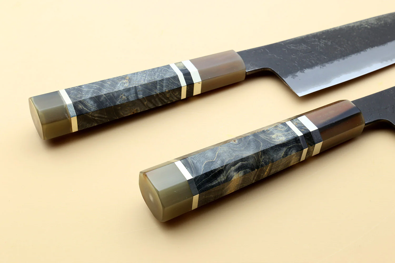 Hayate Hinoura Kurouchi Black-Forged Blue Steel Stainless Clad Santoku Multipurpose Knife - Image 7
