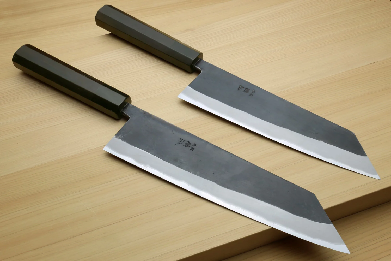 Yoshihiro Kurouchi Black-Forged Blue Steel Stainless Clad Kiritsuke Chef Knife Ebony wood Handle - Image 9
