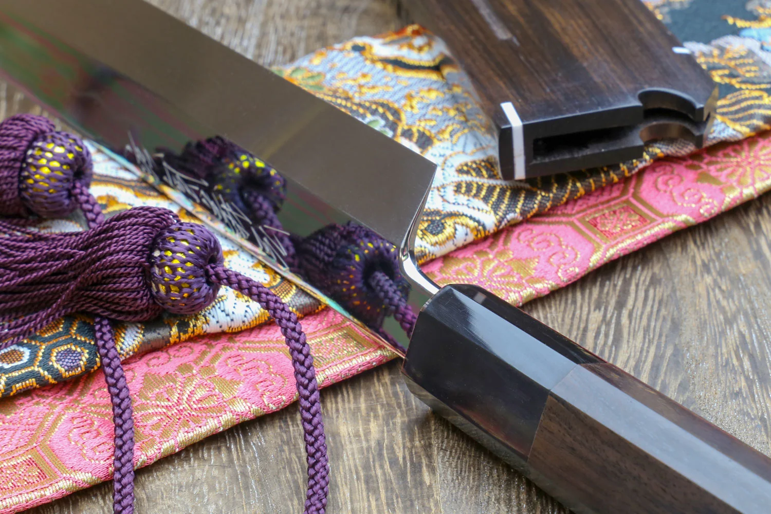 Yoshihiro Mizu Honyaki Mirror-Finished Namiukashi White Steel #2 Yanagi Kiritsuke Sushi Sashimi Japanese Knife Ebony Handle and Saya - Image 2