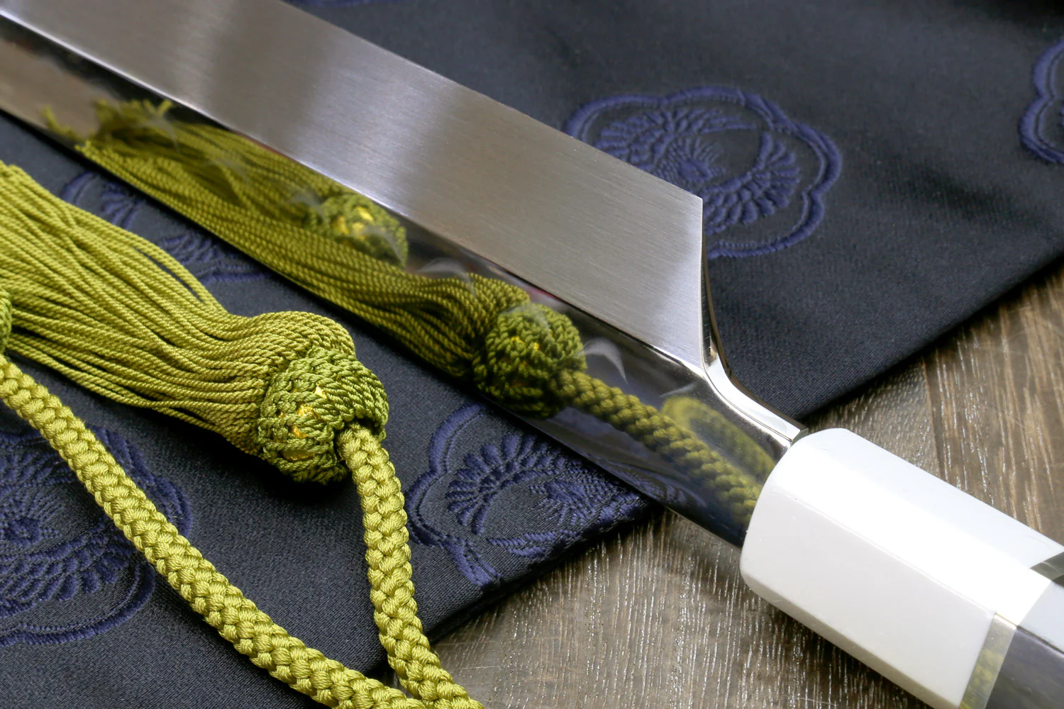 Yoshihiro Mizu Honyaki White Steel Mirror-Finished Namiukashi Yanagi Kiritsuke Sushi Sashimi Japanese Knife with Double Nickel Silver Ring Corian Ebony Handle - Image 3