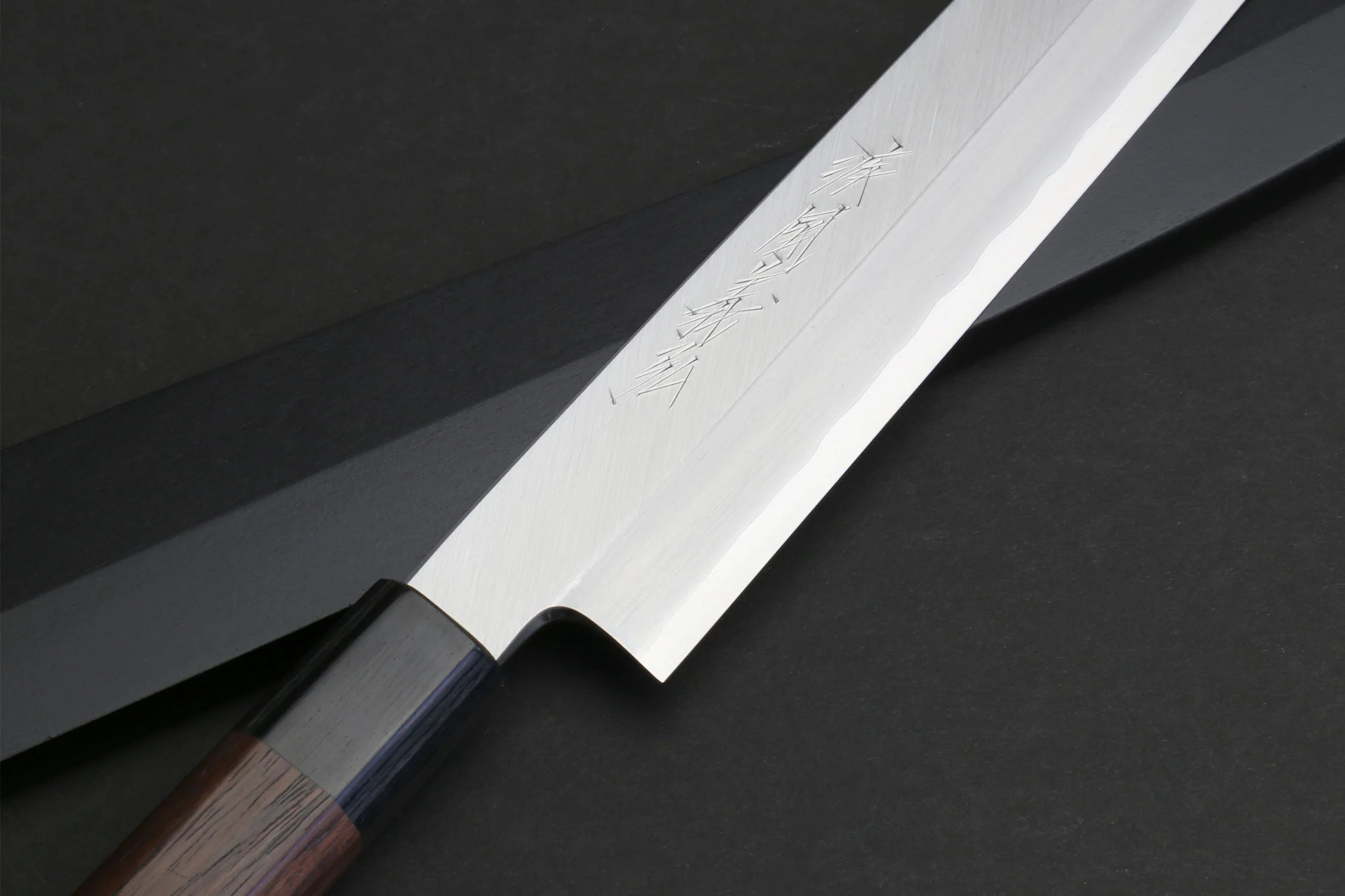 Yoshihiro Mizuyaki Hongasumi Ginsan High Carbon Stain Resistant Steel Yanagi Sushi Sashimi Japanese Knife Rosewood Handle - Image 3