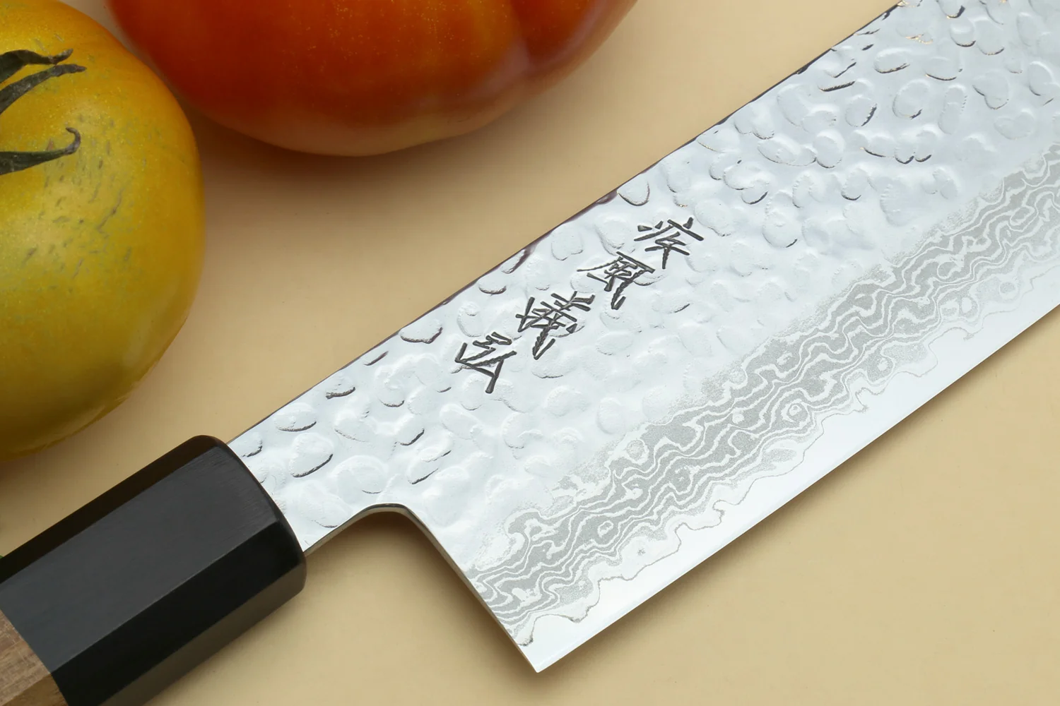 Yoshihiro VG-10 46 Layers Hammered Damascus Nakiri Japanese Vegetable Knife (6.5" (165mm)) (Ambrosia Handle) - Image 3