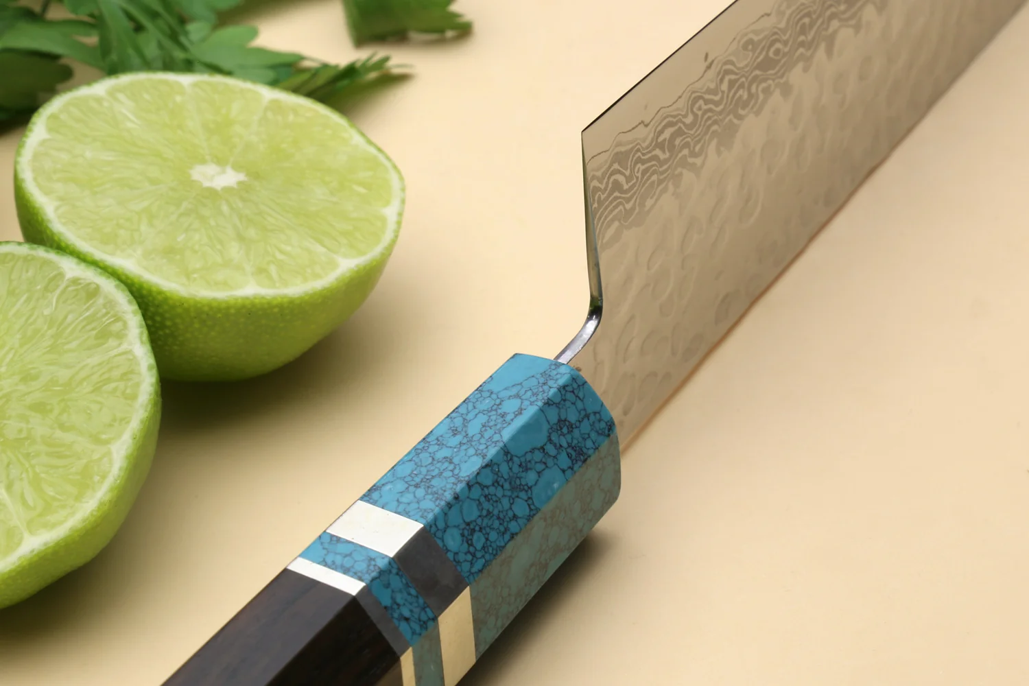 Yoshihiro VG-10 46 Layers Hammered Damascus Santoku Japanese Multipurpose Knife Octagonal Turquoise Blue Handle (Blade Length 7" (180mm)) - Image 6