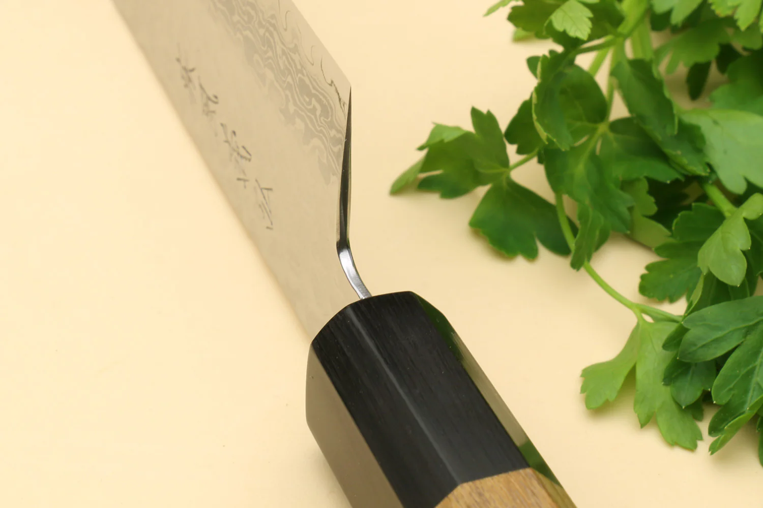 Yoshihiro VG-10 46 Layers Hammered Damascus Santoku Knife Japanese Multipurpose Chef Knife (Octagonal Ambrosia Handle) - Image 5
